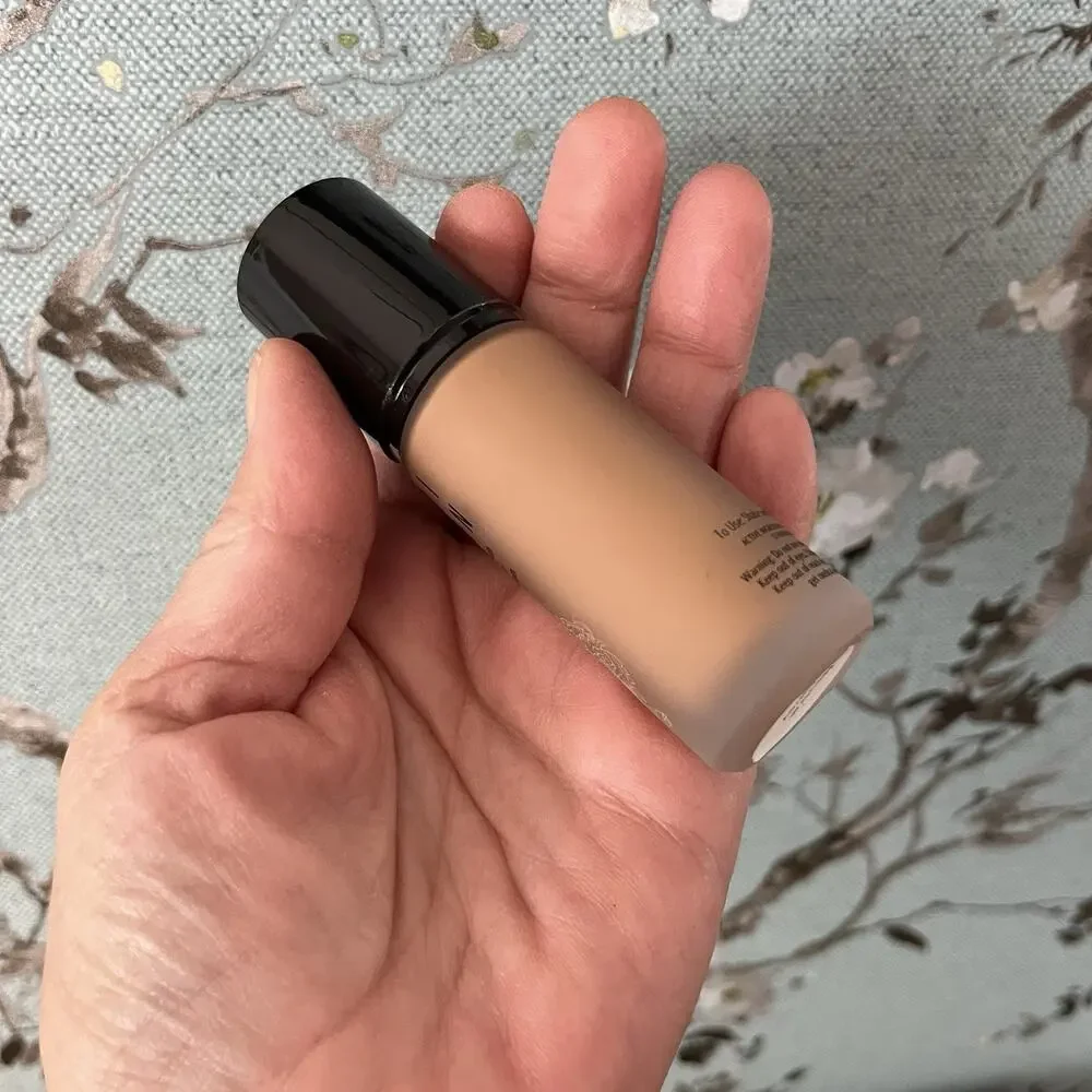 Bobbi Brown Weightless Skin Foundation SPF 15 Neutral Honey